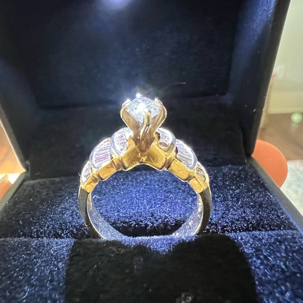 Yellow gold diamonds ring with 3 tears on each side. Diamond 1.50 ctw Bow - Picture 5 of 17